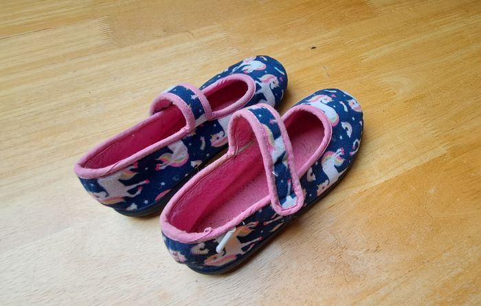 chausson licorne Pointure 30 - photo numéro 2