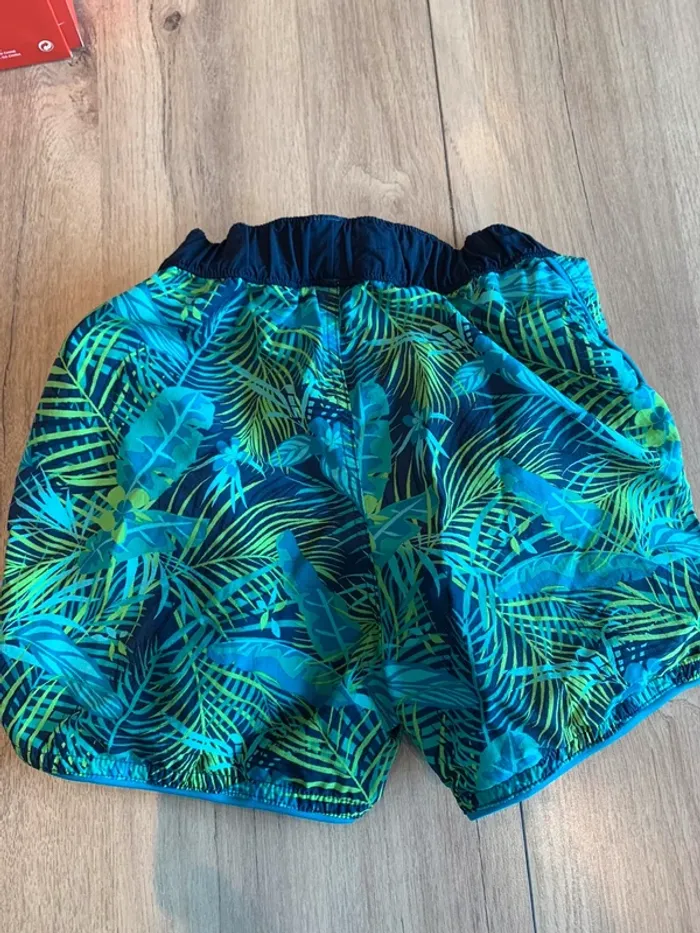 Short maillot de bain taille 4/5 ans - photo numéro 4