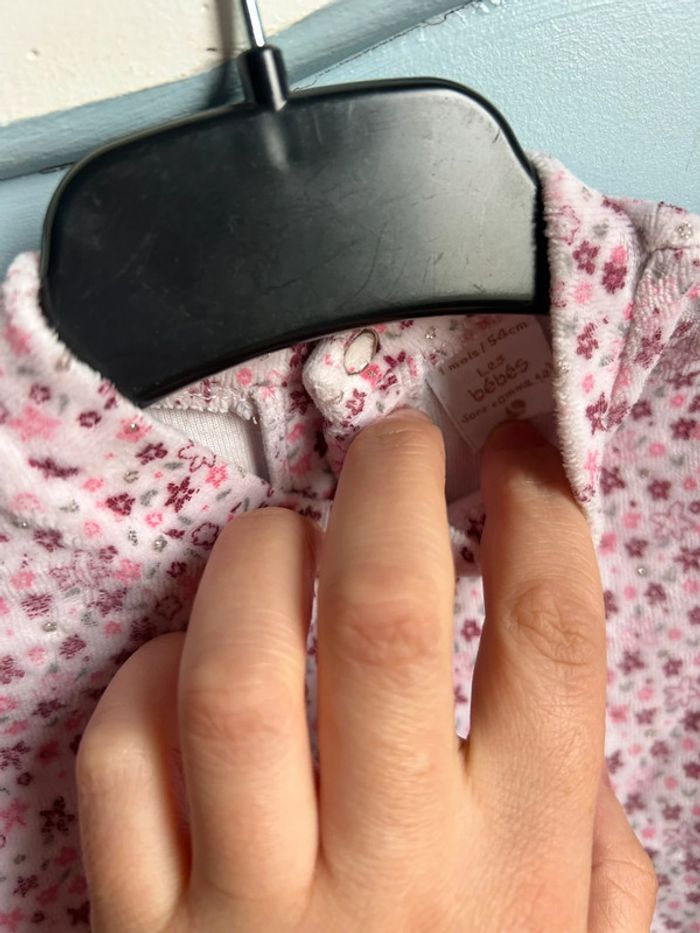 Ensemble bébé fille , 1 mois , les bébés sont comme ça - photo numéro 2