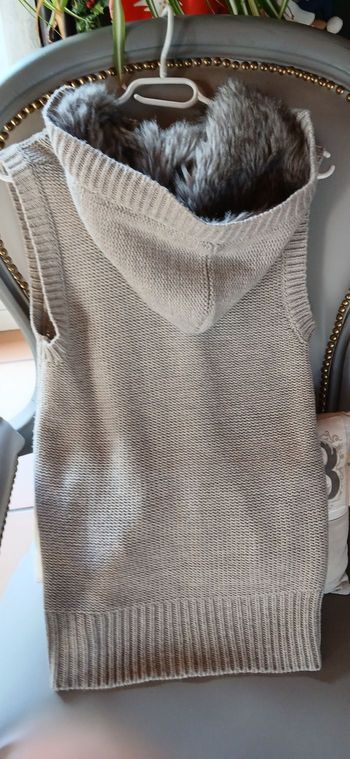 Veste sans manche capuche fourrure T40