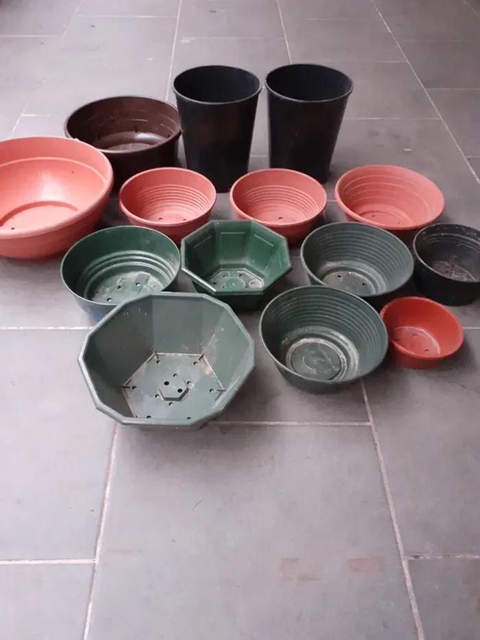 lot 14 pots de fleurs
