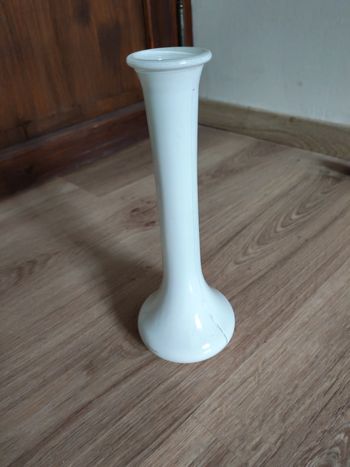 Vase soliflore en verre pellicule blanche