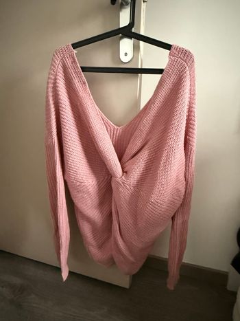 Pull rose noeud dans le dos 