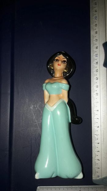 Aladin porcelaine figurine