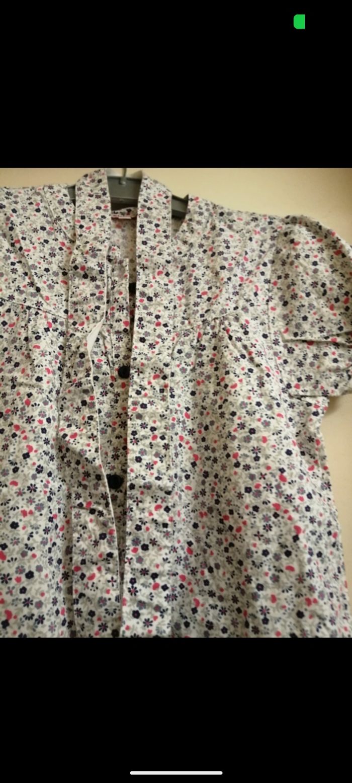 Jolie robe Shiny blanc imprimé. Taille 8 ans - photo numéro 3