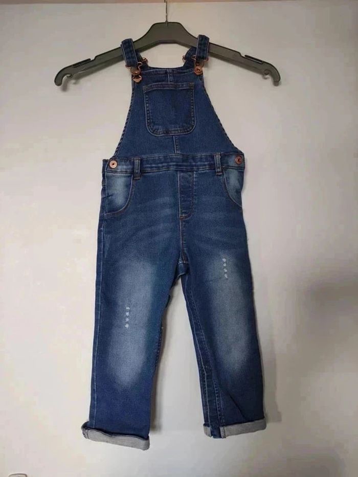 salopette en jean 24/36 mois, Primark