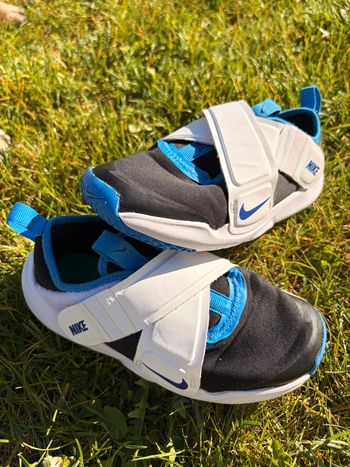Baskets Nike flyease T.30