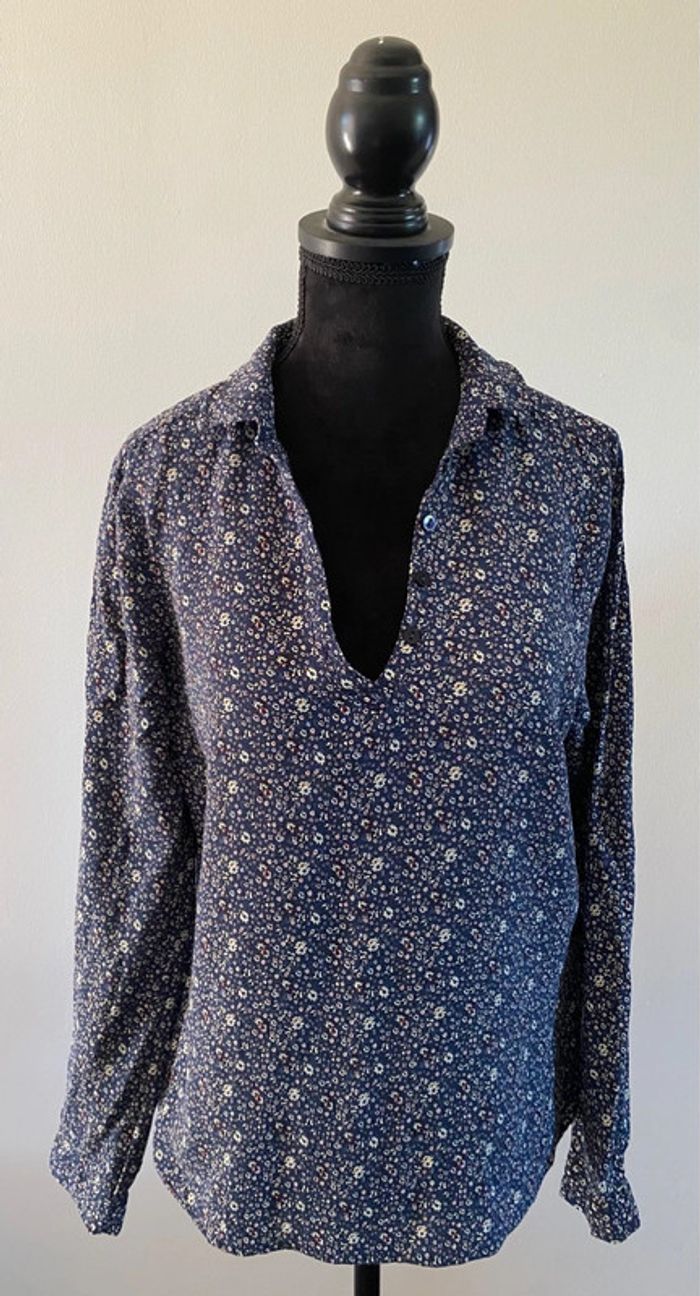 Blouse Bonobo bleue marine à petites fleurs liberty blanches