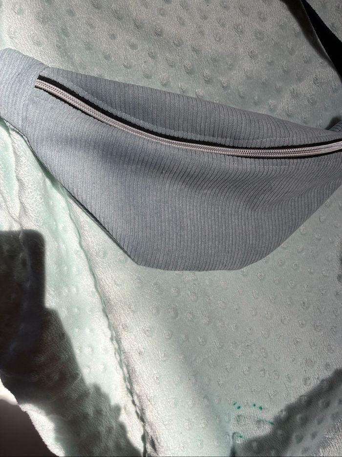 Sac banane neuf - photo numéro 4