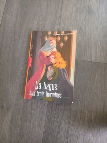 La bague aux trois hermines