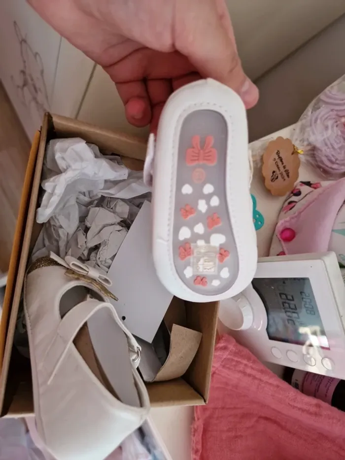 Chaussures bébé taille 12 - photo numéro 3