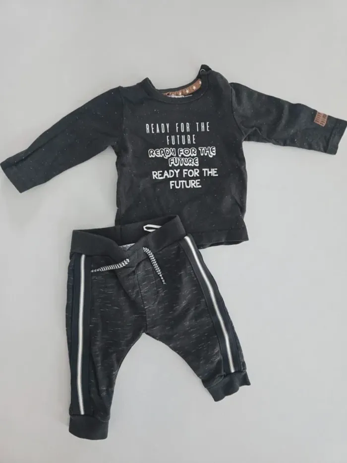 Ensemble jogging gris