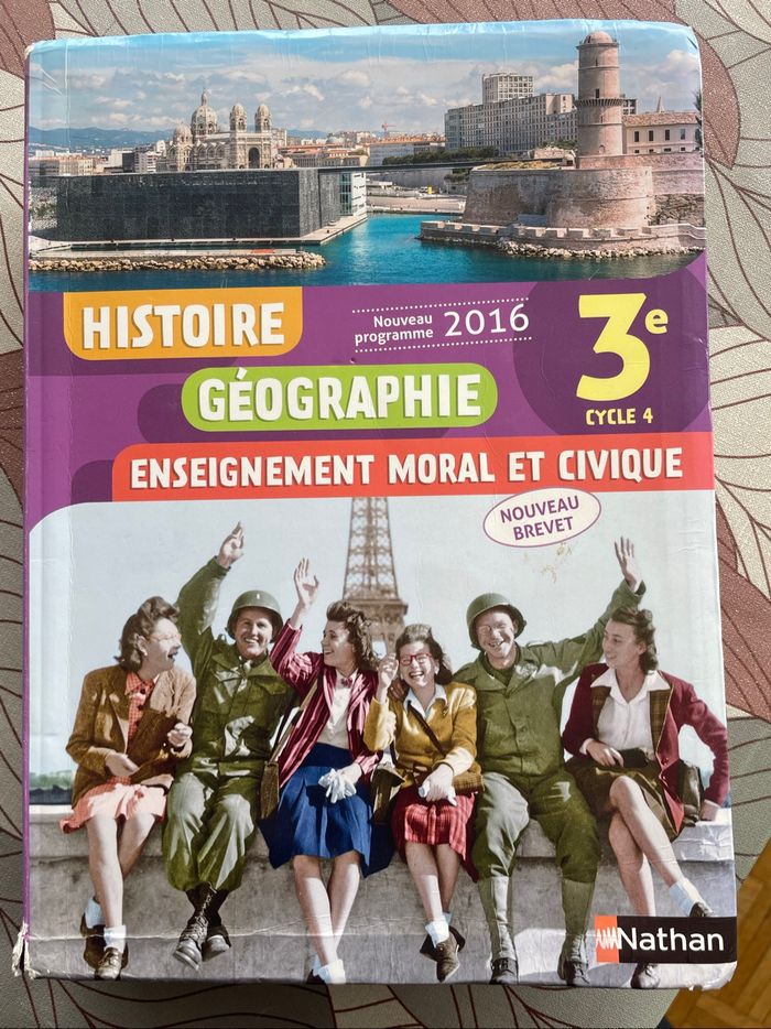 Livre histoire géographie 3eme