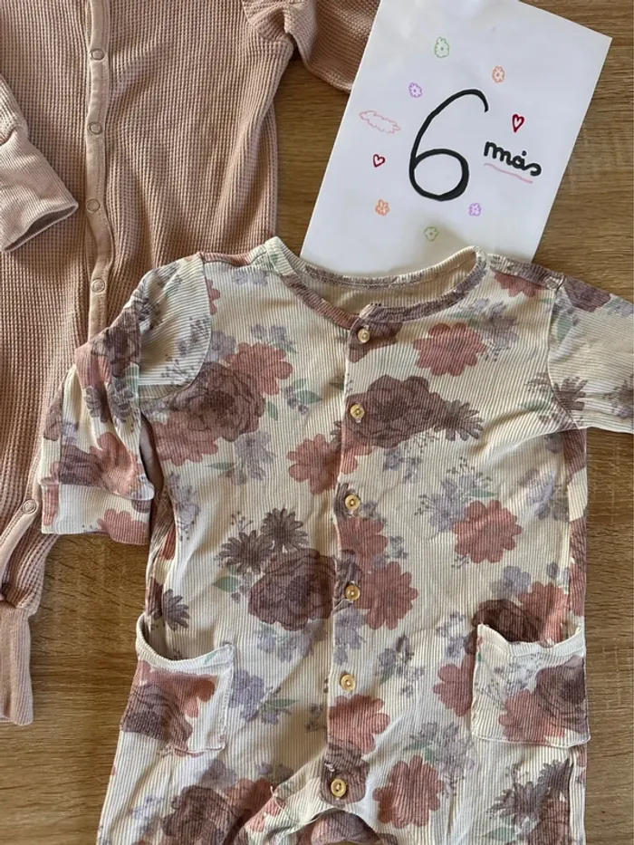 Lot 2 combinaisons bébé fille H&M 6 mois - photo numéro 2