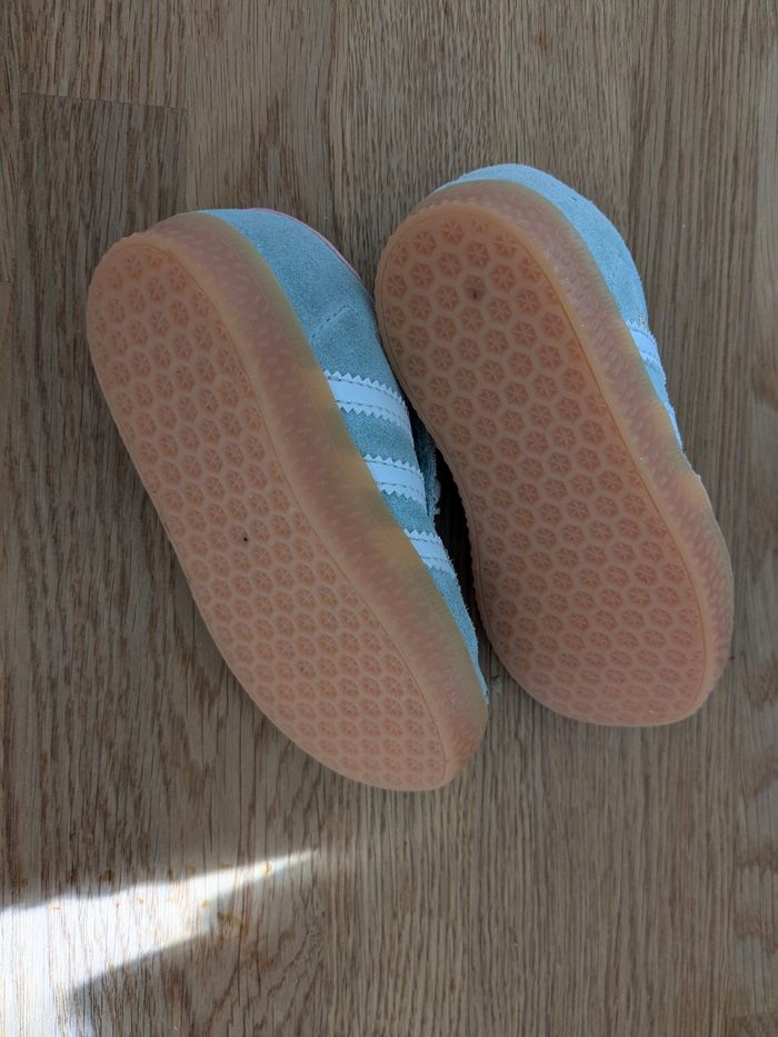 Basket Gazelle Turquoise Adidas - pointure 21 - photo numéro 4