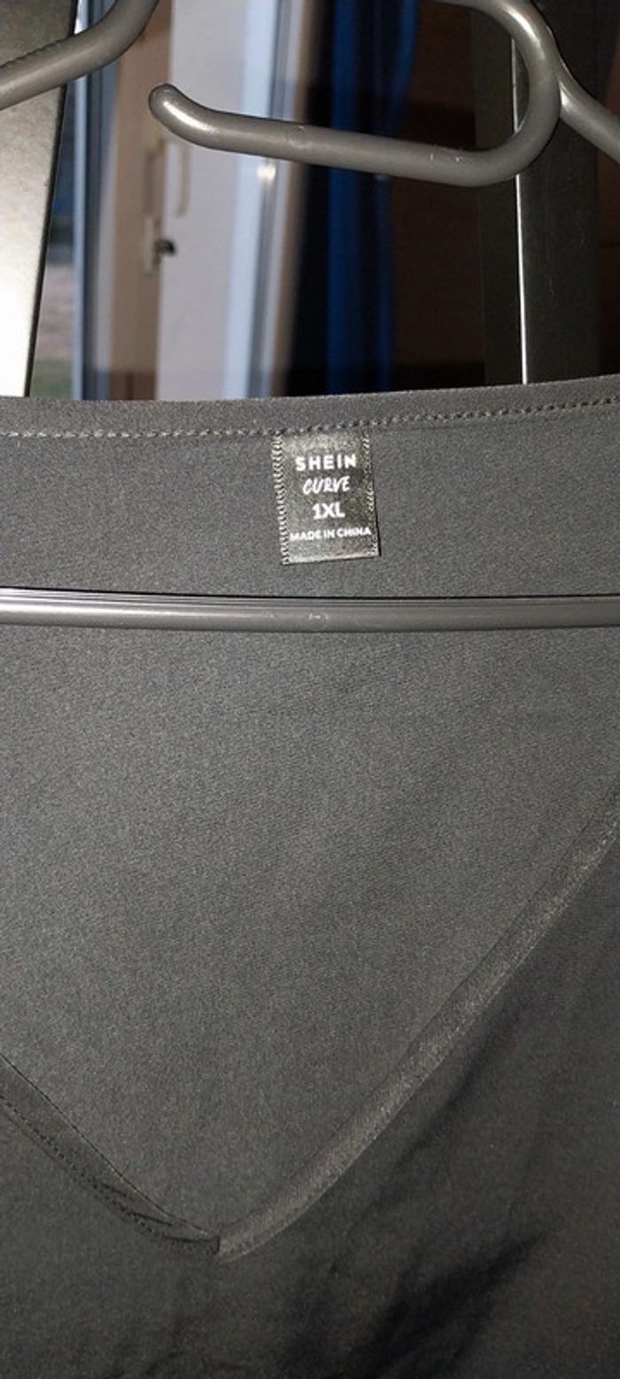 Haut Shein noir taille 1XL neuf - photo numéro 2