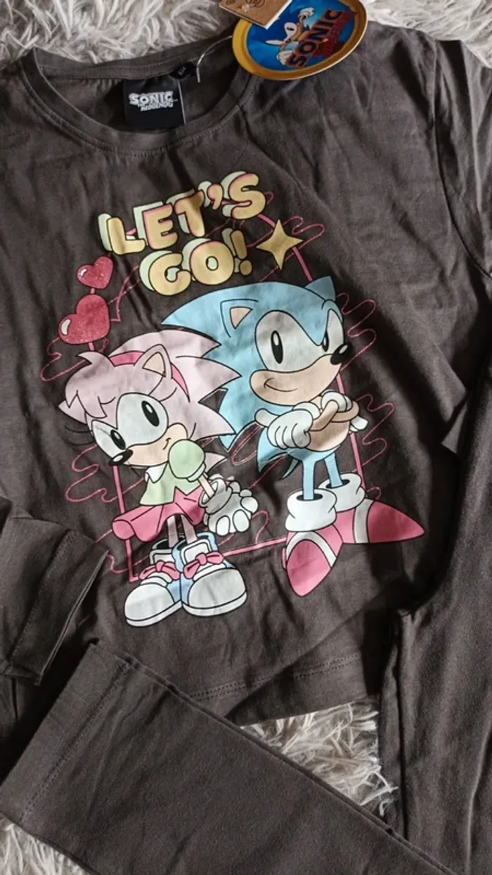 Magnifique pyjama sonic 💐 - photo numéro 2