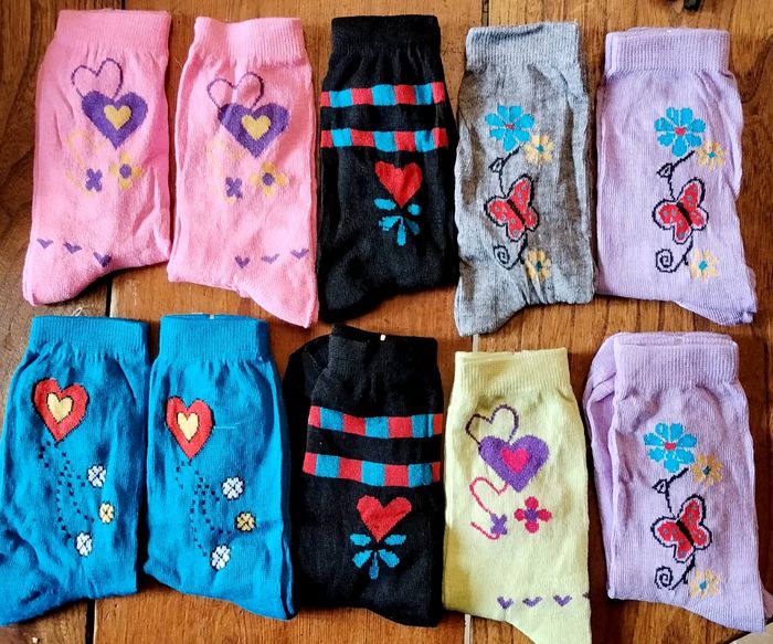 Lot de 10 chaussettes femme neuves 39-42 - photo numéro 1