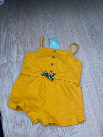 Combinaison short, taille 6 mois Obaibi Neuve
