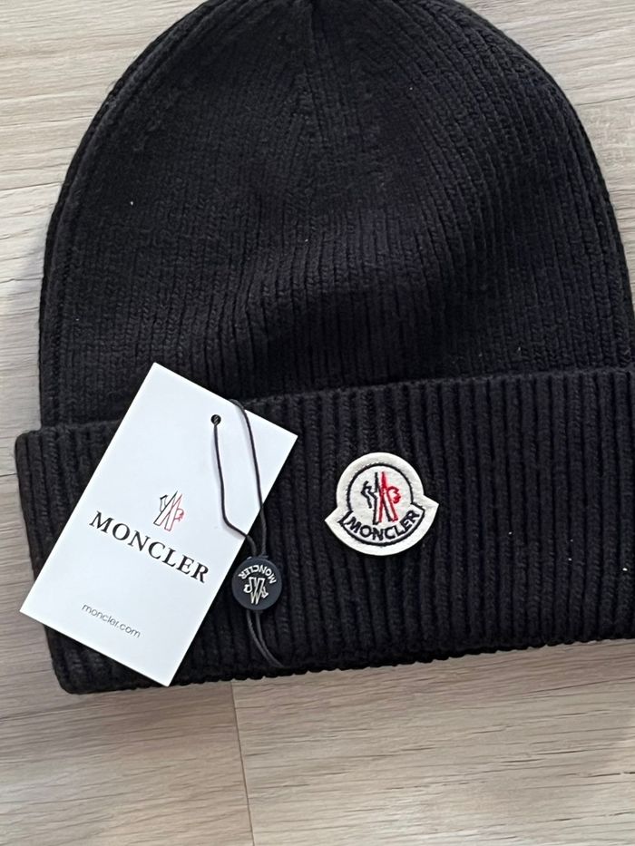Bonnet moncler neuf avec étiquette - photo numéro 2