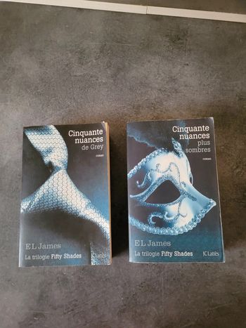 Lot 2 livres cinquantes nuances de grey