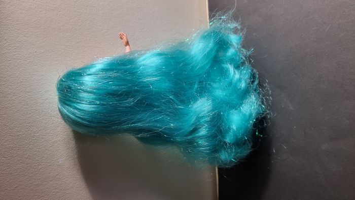 MGA - Poupée Lol Surprise OMG Winter Disco Cosmic Nova - photo numéro 3