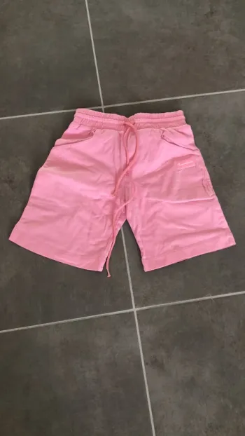 Short fille