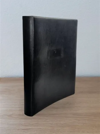 Classeur 4 anneaux noir effet cuir vintage - A4 / Dos 40mm