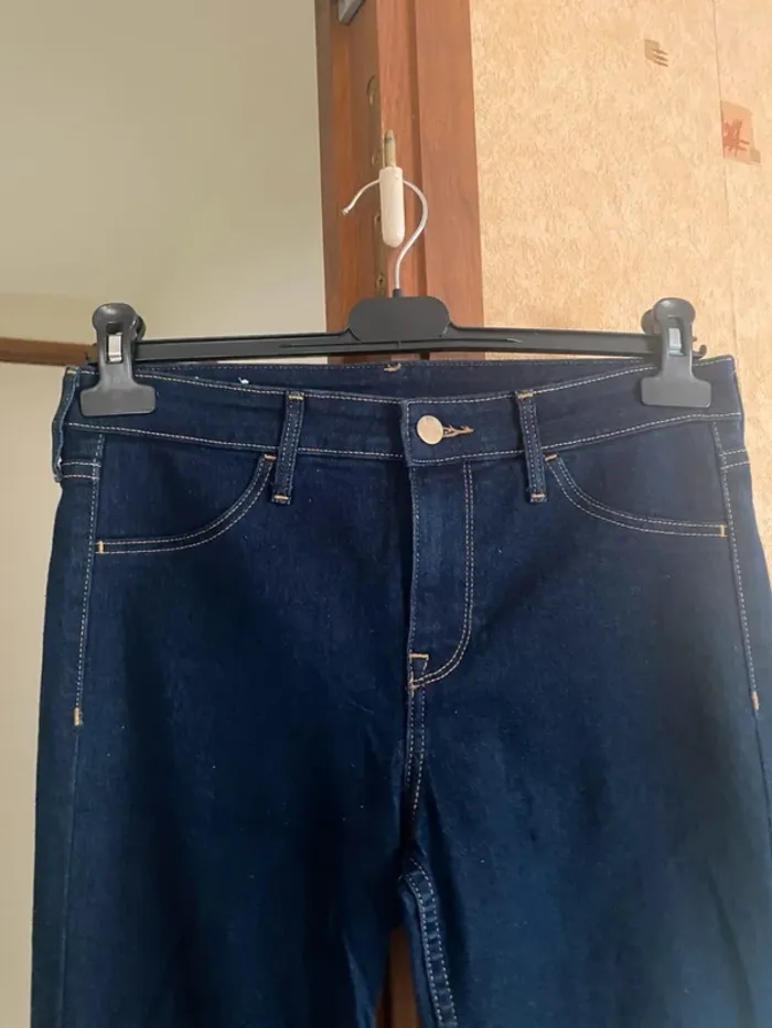 Jean H&M Femme Taille 38 – Neuf, Style Élégant et Confortable - photo numéro 4