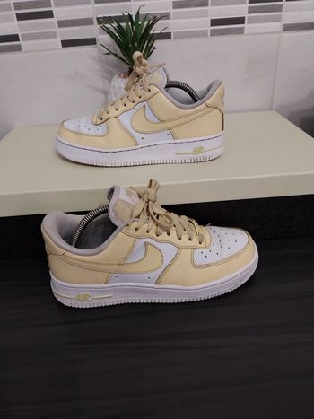 Baskets AIR force taille 37.5