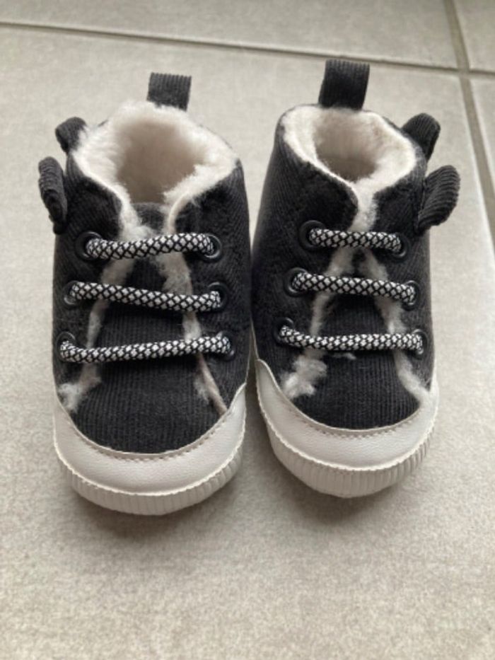 Chaussure / chaussons 0-3 mois