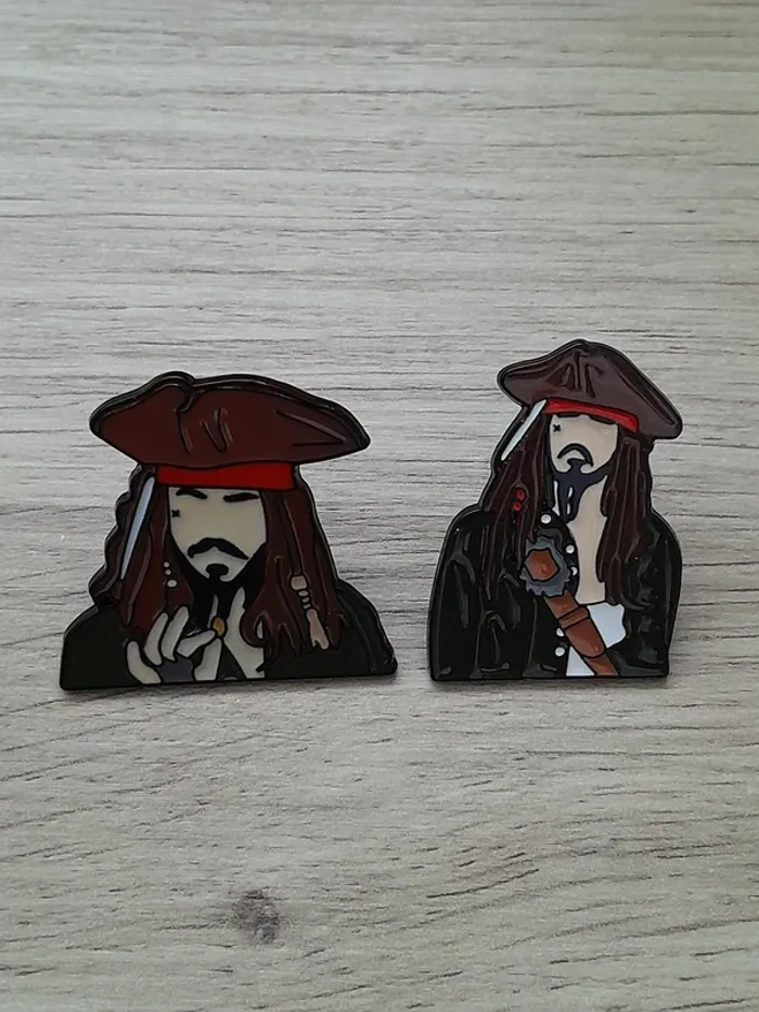 Lot de 2 Pin's Pirate des Caraibes, en métal, N°2