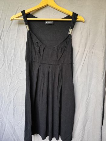 Robe noire courte Laura Scott , taille 40 , très bon état