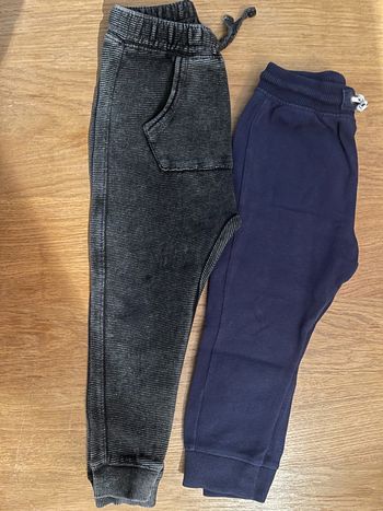 Lot 2 pantalons joggings 3 ans