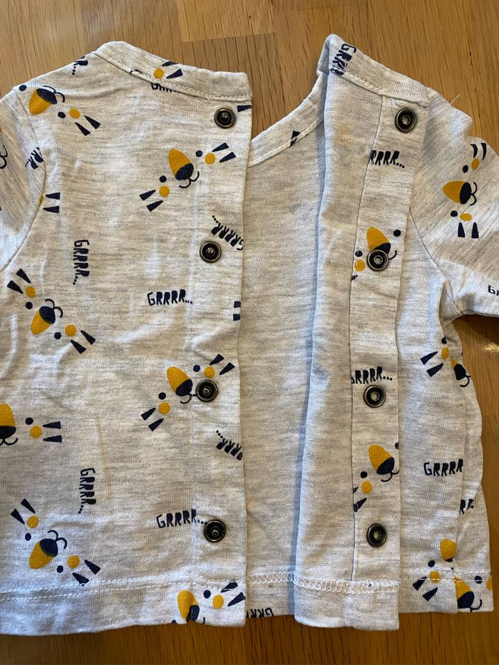 T shirt manches courtes ~ 3 mois - photo numéro 3