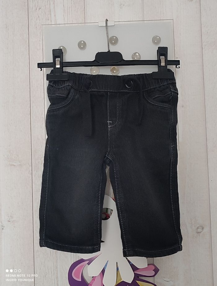 Short gris noir okaidi taille 3 ans