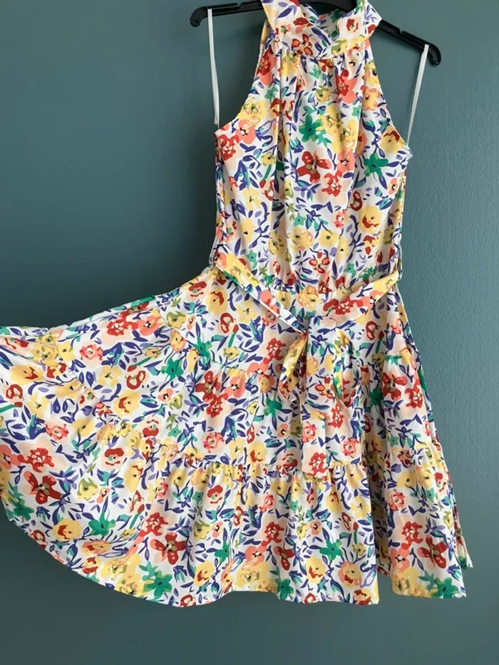 Robe courte à fleurs - photo numéro 2