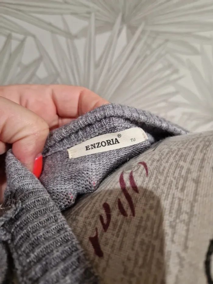 Joli pull original avec dentelle aux épaules taille unique - photo numéro 7