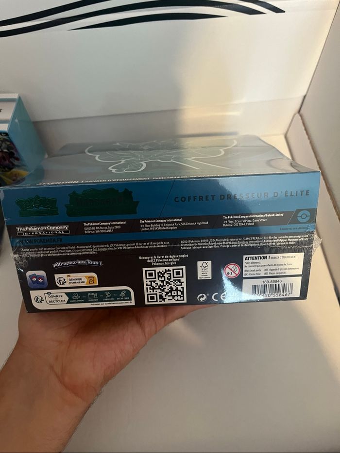 Pokémon ETB ev6 FR - photo numéro 6