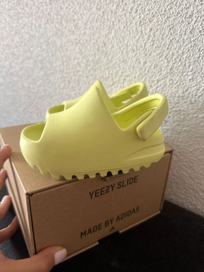 Sandales Adidas Yeezy bébé - photo numéro 6