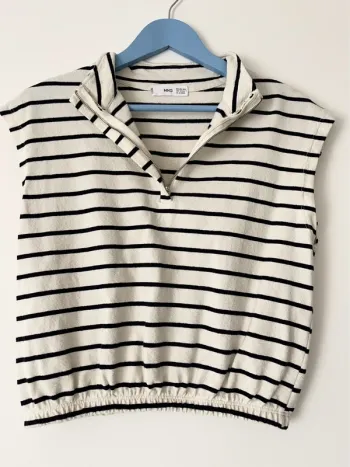Petit haut style marinière manches courtes à rayures bleu marine sur fond écru Mango taille XS-S