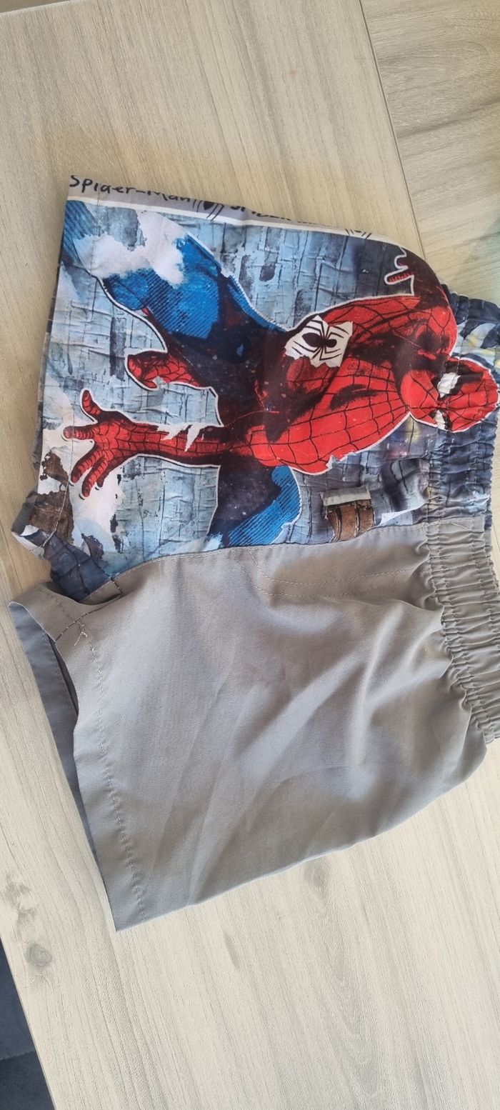 Vend short de bain enfant garçon - photo numéro 2