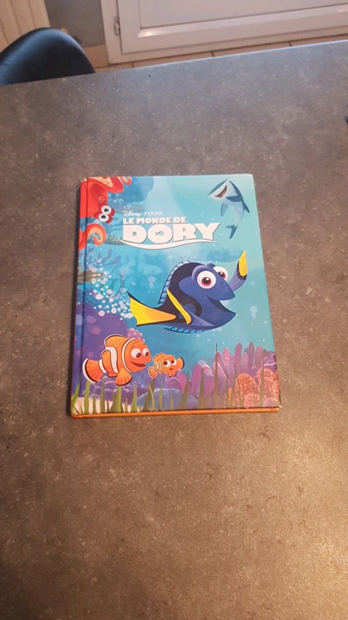 Livre le monde de Dory