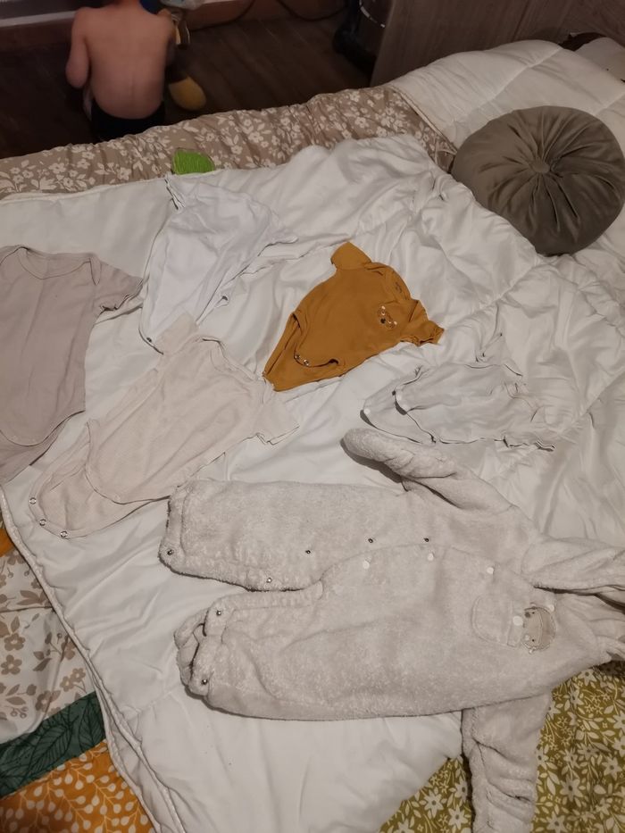 Vêtements bébé 3mois - photo numéro 3