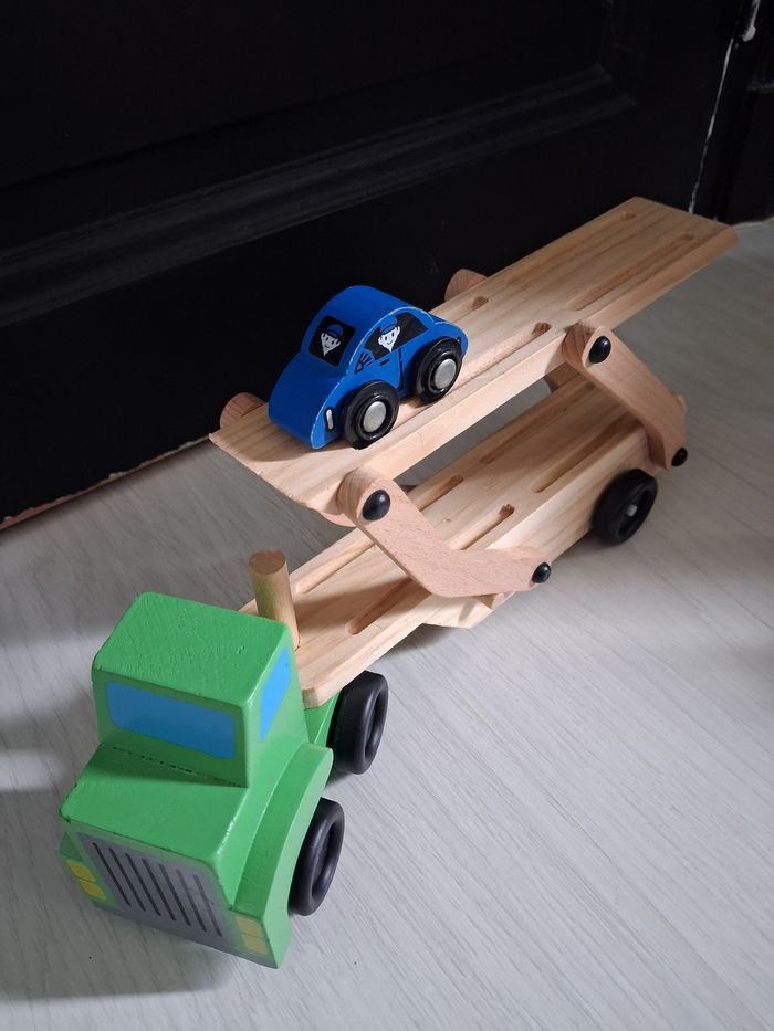 Véhicules en bois - photo numéro 2