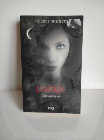 Livre la maison de la nuit tome 8 libérée