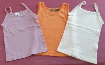 Lot 3 petits hauts à bretelles 2 ans