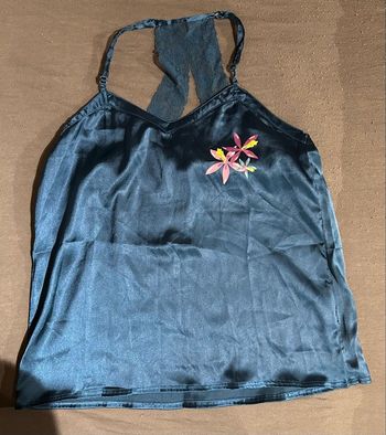 Haut de pyjama bleu canard en soie – TQF – Taille M – Neuf