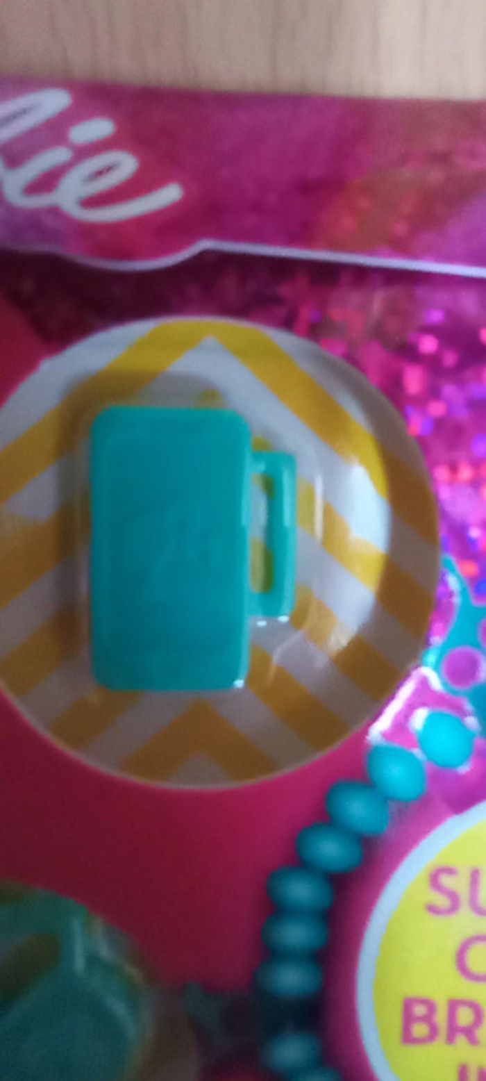 Bracelet et charms Barbie Neuf - photo numéro 8