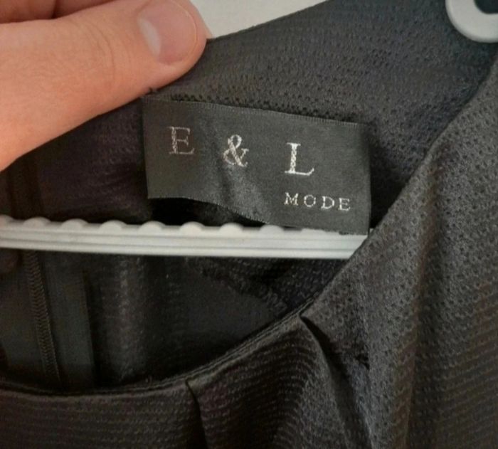 Robe noir - photo numéro 3